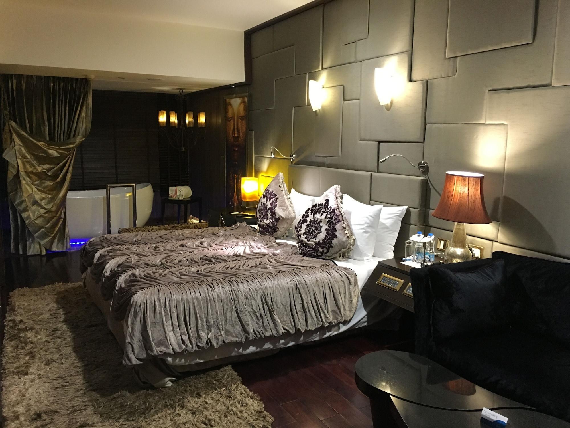 Radisson Blu Hotel Mbd Ludhiana Buitenkant foto